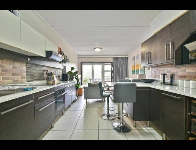 2 BEDROOM APARTMENT FOR SALE IN GLENVISTA